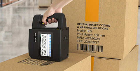 Su imballaggi, cartelli segnaletici e materiali di magazzino